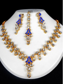 Kundan Jewelry Set